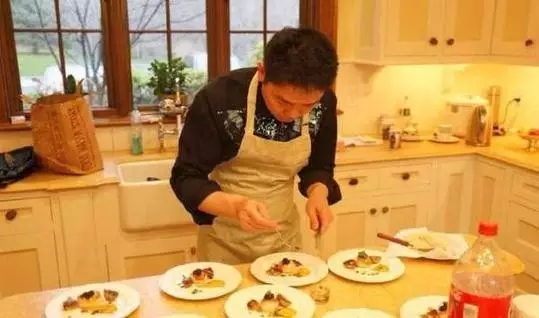 刘强东“拜师”七道菜创始人郝文杰-双11玩转美味直播